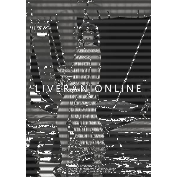 RETROSPETTIVA NADIA CASSINI PSEUDONIMO DI GIANNA LOU MULLER ATTRICE-SHOW GIRL CANTANTE NELLA FOTO NADIA CASSINI NELL\'ANNO 1983 A CANALE 5 AG ALDO LIVERANI SAS