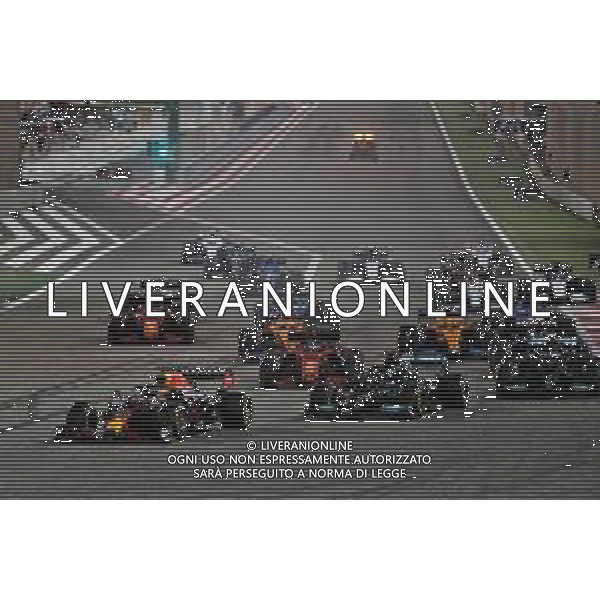 Max Verstappen (NLD) Red Bull Racing RB16B leads at the start of the race. 28.03.2021. Formula 1 World Championship, Rd 1, Bahrain Grand Prix, Sakhir, Bahrain, Race Day. - www.xpbimages.com, EMail: requests@xpbimages.com © Copyright: Batchelor / XPB Images/ AGENZIA ALDO LIVERANI SAS - ITALY ONLY EDITORIAL USE ONLY