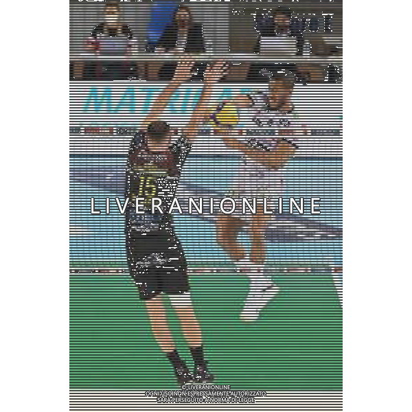 Bartomeolio/LMedia - Playoff - Semifinali - Cucine Lube Civitanova vs Itas Trentino - Campionato di Volley Superlega Serie A 2020/2021 28 marzo 2021 - Eurosuole Forum, Civitanova Marche, Italia Nella foto: Attacco Ricardo Lucarelli Santos De Souza #8 (Itas Trentino) muro Luciano De Cecco #15 (Cucine Lube Civitanova) @Bartomeolio/LMedia AG ALDO LIVERANI SAS