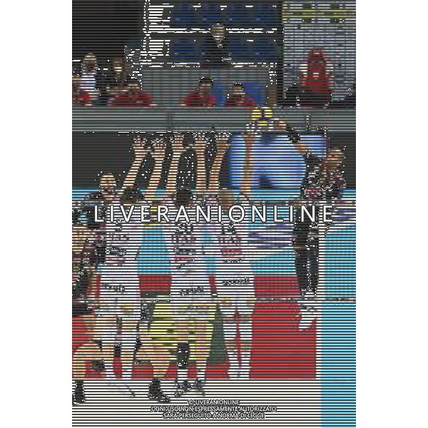 Bartomeolio/LMedia - Playoff - Semifinali - Cucine Lube Civitanova vs Itas Trentino - Campionato di Volley Superlega Serie A 2020/2021 28 marzo 2021 - Eurosuole Forum, Civitanova Marche, Italia Nella foto: Schiacciata Yoandy Leal #9 (Cucine Lube Civitanova) muro Alessandro Michieletto #5 (Itas Trentino) Srecko Lisinac #20 (Itas Trentino) Nimir Abdel-Aziz #14 (Itas Trentino) @Bartomeolio/LMedia AG ALDO LIVERANI SAS