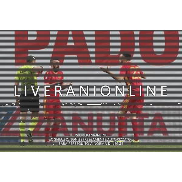 PADOVA - RAVENNA CAMPIONATO CALCIO SERIE C LEGA PRO 28.03.2021 NELLA FOTO PROTESTE DOPO L\'ESPULSIONE DI PAPA - CARTELLINO ROSSO ©PG / AGENZIA ALDO LIVERANI SAS