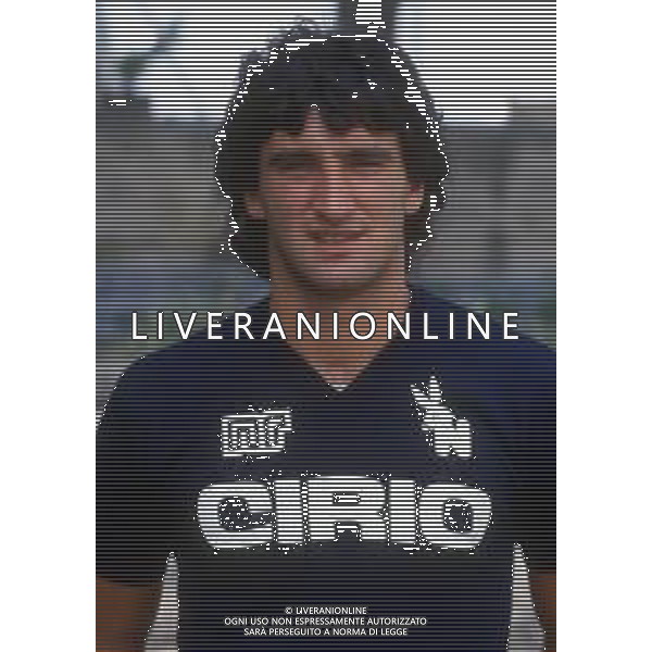 RETROSPETTIVA ROBERTO AMODIO CALCIATORE NELLA FOTO ROBERTO AMODIO CON LA MAGLIA DEL NAPOLI CALCIO AG ALDO LIVERANI SAS 