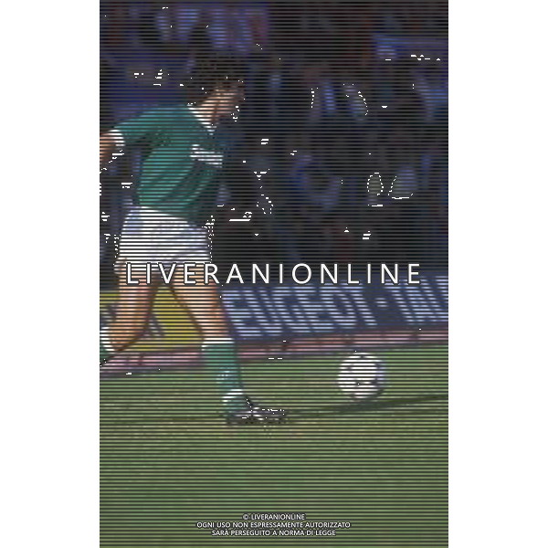 RETROSPETTIVA ROBERTO AMODIO CALCIATORE NELLA FOTO ROBERTO AMODIO CON LA MAGLIA DELL\'AVELLINO CALCIO AG ALDO LIVERANI SAS