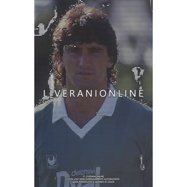 RETROSPETTIVA ROBERTO AMODIO CALCIATORE NELLA FOTO ROBERTO AMODIO CON LA MAGLIA DELL\'AVELLINO CALCIO AG ALDO LIVERANI SAS