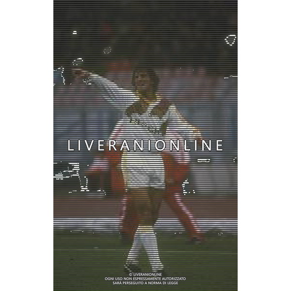 RETROSPETTIVA ROBERTO AMODIO CALCIATORE NELLA FOTO ROBERTO AMODIO CON LA MAGLIA DEL LECCE CALCIO AG ALDO LIVERANI SAS 