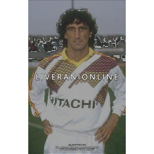 RETROSPETTIVA ROBERTO AMODIO CALCIATORE NELLA FOTO ROBERTO AMODIO CON LA MAGLIA DEL LECCE CALCIO AG ALDO LIVERANI SAS 