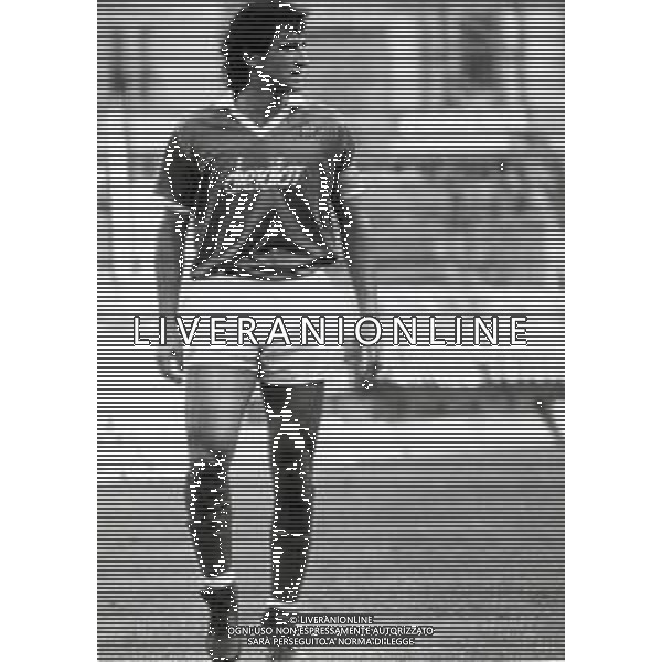 RETROSPETTIVA ROBERTO AMODIO CALCIATORE NELLA FOTO ROBERTO AMODIO CON LA MAGLIA DELL\'AVELLINO CALCIO AG ALDO LIVERANI SAS