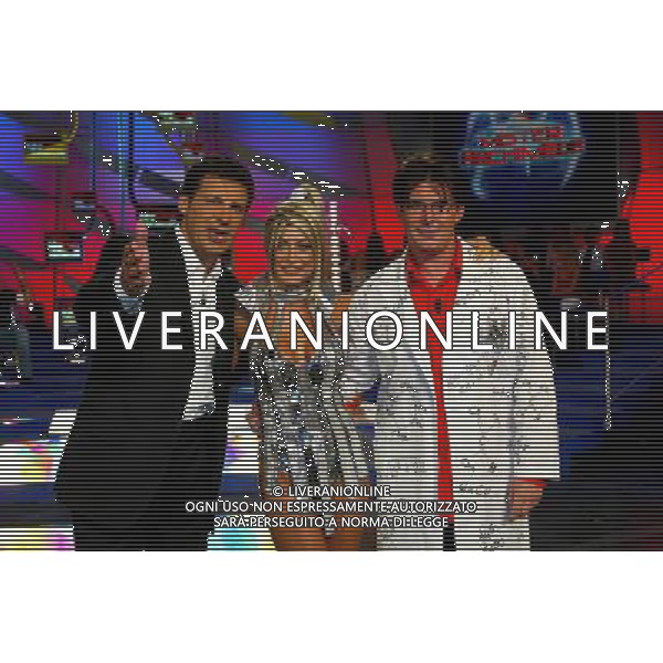 Roma 07/09/2005 Fabrizio Frizzi insieme a Maddalena Corvaglia e Giuseppe Muciaccia conduce \' Mister archimede \' in onda il 9 alle 21.00 su Raiuno ph TvPhoto/agenzia aldo liverani