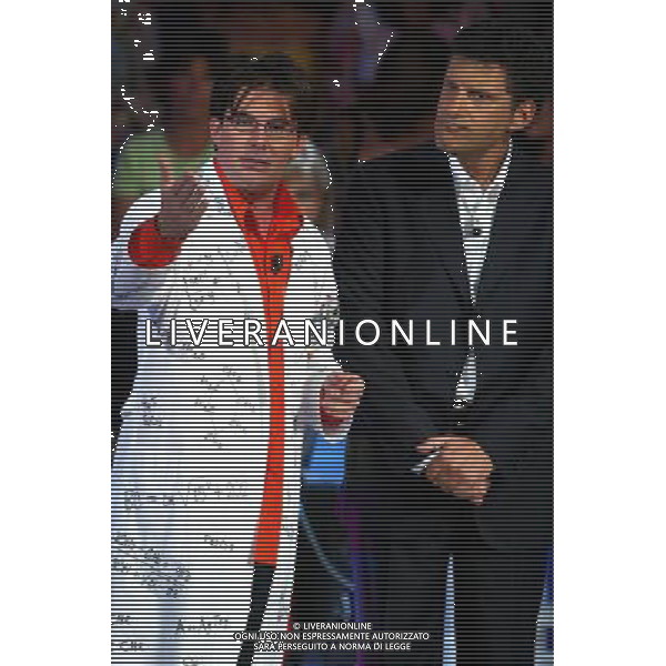 Roma 07/09/2005 Fabrizio Frizzi con Giuseppe Muciaccia conduce \' Mister archimede \' in onda il 9 alle 21.00 su Raiuno ph TvPhoto/agenzia aldo liverani