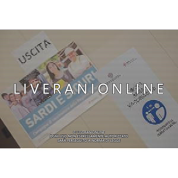 1-4-2021. Il Generale Francesco Paolo Figliuolo, commissario straordinario attuazione e coordinamento misure per il contenimento e contrasto dell\'emergenza epidemiologica COVID-19.e Fabrizio Curcio, capo della Protezione Civile Italiana, si recano a Cagliari in Sardegna, per valutare situazione Covid e vaccini. Visitano il centro vaccinazioni Covid-19, sito presso la Fiera Campionaria della Sardegna in Cagliari. Salvatore Moi/Aldo Liverani sas. Nella foto: propagnadavaccini Sardi e sicuri. FOTO SALVATORE MOI-AG ALDO LIVERANI SAS