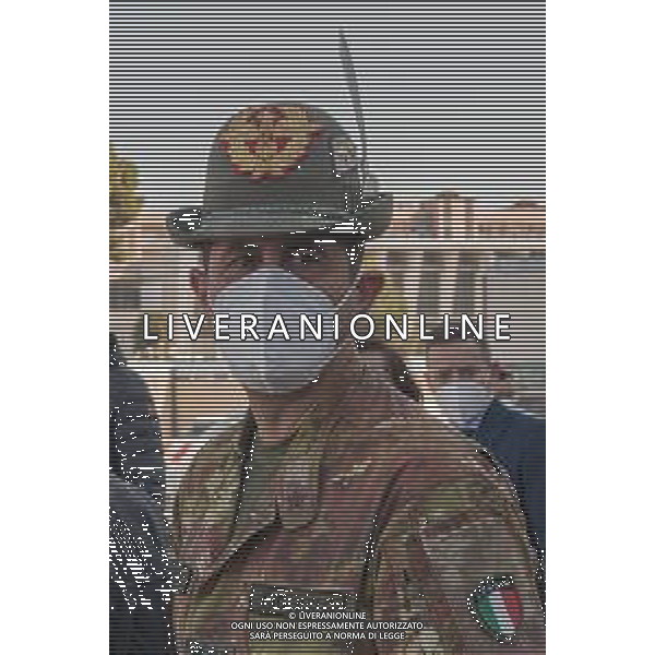 1-4-2021. Il Generale Francesco Paolo Figliuolo, commissario straordinario attuazione e coordinamento misure per il contenimento e contrasto dell\'emergenza epidemiologica COVID-19.e Fabrizio Curcio, capo della Protezione Civile Italiana, si recano a Cagliari in Sardegna, per valutare situazione Covid e vaccini. Visitano il centro vaccinazioni Covid-19, sito presso la Fiera Campionaria della Sardegna in Cagliari. Salvatore Moi/Aldo Liverani sas. Nella foto: Generale Francesco Paolo Figliuolo, commissario straordinario attuazione e coordinamento misure per il contenimento e contrasto dell\'emergenza epidemiologica COVID-19. FOTO SALVATORE MOI-AG ALDO LIVERANI SAS