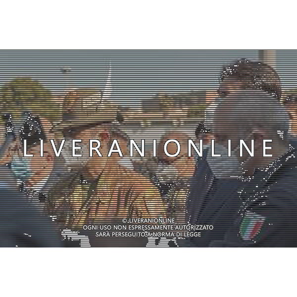 1-4-2021. Il Generale Francesco Paolo Figliuolo, commissario straordinario attuazione e coordinamento misure per il contenimento e contrasto dell\'emergenza epidemiologica COVID-19.e Fabrizio Curcio, capo della Protezione Civile Italiana, si recano a Cagliari in Sardegna, per valutare situazione Covid e vaccini. Visitano il centro vaccinazioni Covid-19, sito presso la Fiera Campionaria della Sardegna in Cagliari. Salvatore Moi/Aldo Liverani sas. Nella foto: da sinistra a destra: Mario Nieddu, assossore sanità Regione Sargegna, Generale Francesco Paolo Figliuolo, commissario straordinario attuazione e coordinamento misure per il contenimento e contrasto dell\'emergenza epidemiologica COVID-19, Cristian Solinas governatore Sardegna, Fabrizio Curcio capo Protezione Civile italiana. FOTO SALVATORE MOI-AG ALDO LIVERANI SAS