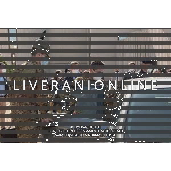 1-4-2021. Il Generale Francesco Paolo Figliuolo, commissario straordinario attuazione e coordinamento misure per il contenimento e contrasto dell\'emergenza epidemiologica COVID-19.e Fabrizio Curcio, capo della Protezione Civile Italiana, si recano a Cagliari in Sardegna, per valutare situazione Covid e vaccini. Visitano il centro vaccinazioni Covid-19, sito presso la Fiera Campionaria della Sardegna in Cagliari. Salvatore Moi/Aldo Liverani sas. Nella foto: Generale Francesco Paolo Figliuolo, commissario straordinario attuazione e coordinamento misure per il contenimento e contrasto dell\'emergenza epidemiologica COVID-19. FOTO SALVATORE MOI-AG ALDO LIVERANI SAS