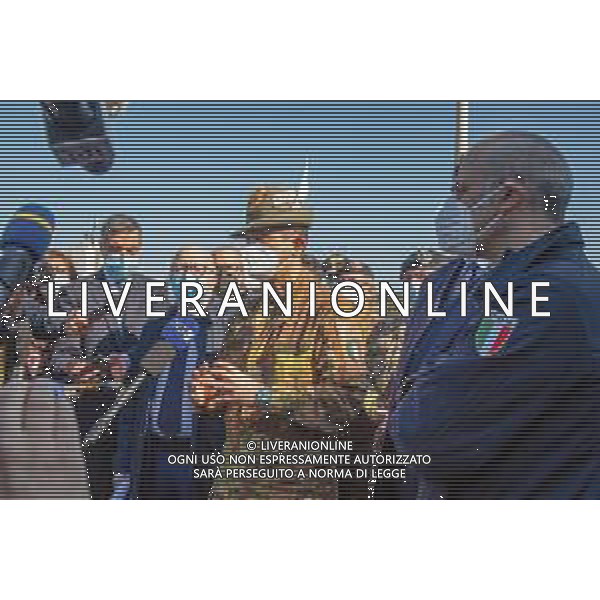 1-4-2021. Il Generale Francesco Paolo Figliuolo, commissario straordinario attuazione e coordinamento misure per il contenimento e contrasto dell\'emergenza epidemiologica COVID-19.e Fabrizio Curcio, capo della Protezione Civile Italiana, si recano a Cagliari in Sardegna, per valutare situazione Covid e vaccini. Visitano il centro vaccinazioni Covid-19, sito presso la Fiera Campionaria della Sardegna in Cagliari. Salvatore Moi/Aldo Liverani sas. Nella foto: da sinistra a destra: Mario Nieddu assessore sanità regione Sardegna, Generale Francesco Paolo Figliuolo, commissario straordinario attuazione e coordinamento misure per il contenimento e contrasto dell\'emergenza epidemiologica COVID-19, Fabrizio Curcio capo Protezione Civile italiana./AGENZIA ALDO LIVERANI SAS