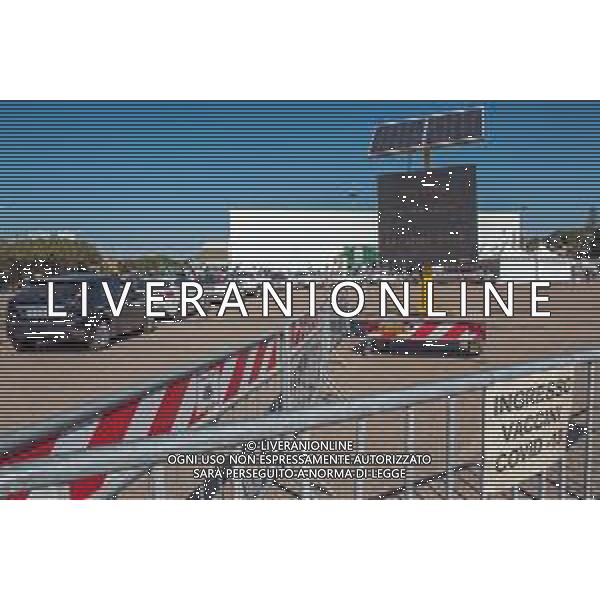 1-4-2021. Il Generale Francesco Paolo Figliuolo, commissario straordinario attuazione e coordinamento misure per il contenimento e contrasto dell\'emergenza epidemiologica COVID-19.e Fabrizio Curcio, capo della Protezione Civile Italiana, si recano a Cagliari in Sardegna, per valutare situazione Covid e vaccini. Visitano il centro vaccinazioni Covid-19, sito presso la Fiera Campionaria della Sardegna in Cagliari. Salvatore Moi/Aldo Liverani sas. Nella foto: ingresso area vaccini, presso Fiera Campionaria della Sardegna, Cagliari./AGENZIA ALDO LIVERANI SAS