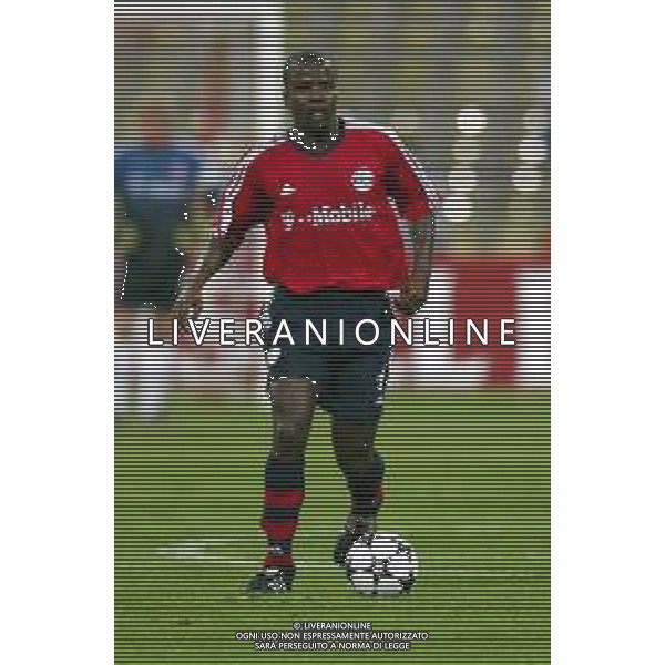 BAYERN MONACO CALCIO 2002/2003 NELLA FOTO KOFFOUR SAMUEL OSEI CALCIATORE AGENZIA ALDO LIVERANI SAS