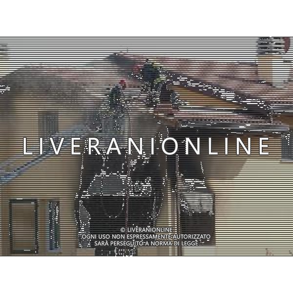 IMOLA 02 04 2021 INCENDIO IN UN APPARTAMENTO IN VIA OLAF PALME BRUCIA UNA CAMERA PROBABILMENTE UN CORTO CIRCUITO SUL POSTO VIGILI DEL FUOCO IMOLA POLIZIA DI STATO FOTO GIANNI SANNA-AG ALDO LIVERANI SAS