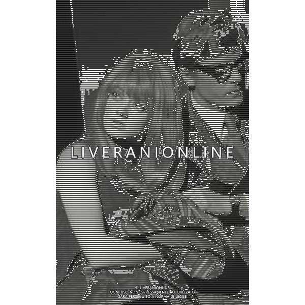 RETROSPETTIVA RITA PAVONE CANTANTE NELLA FOTO RITA PAVONE NELL\'ANNO 1968 CON GIANCARLO GIANNINI AG ALDO LIVERANI SAS
