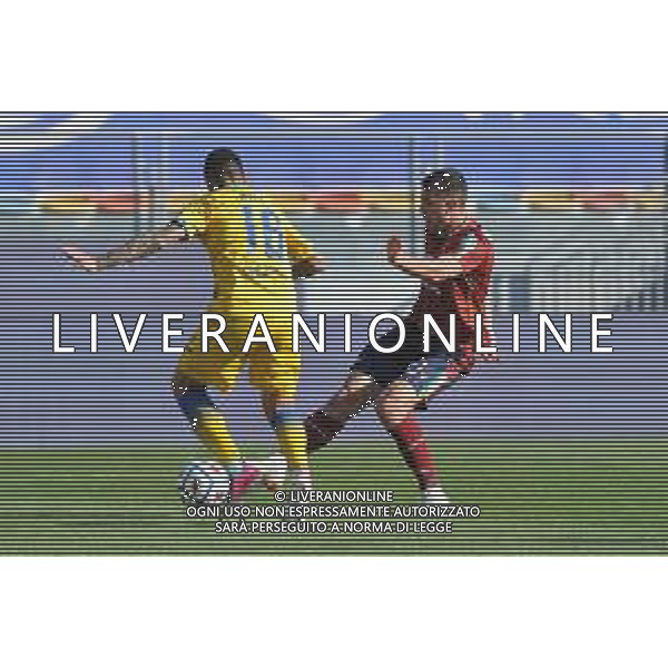 Frosinone vs Reggiana Campionato Serie B - 31 Giornata Stadio B.Stirpe - Frosinone 02-04-2021 nella foto D\'Elia contrasta Mazzocchi © Federico Gaetano / AGENZIA ALDO LIVERANI SAS