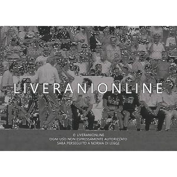 1996-1997 VILLAR PEROSA AMICHEVOLE JUVENTUS A -JUVENTUS B NELLA FOTO UMBERTO AGNELLI SALUTA I GIOCATORI IN PANCHINA AG ALDO LIVERANISAS
