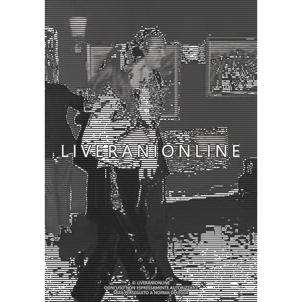 RETROSPETTIVA MARIA PIA DI SAVOLIA -REALI- NELLA FOTO MARIA PIA DI SAVOIA A SAINT MOTITZ CON BORBONE DI PARMA NELL\'ANNO 1970 AG ALDO LIVERANI SAS 