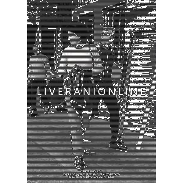 RETROSPETTIVA MARIA PIA DI SAVOLIA -REALI- NELLA FOTO MARIA PIA DI SAVOIA A SAINT MOTITZ CON BORBONE DI PARMA NELL\'ANNO 1970 AG ALDO LIVERANI SAS 