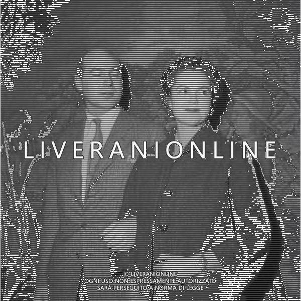 RETROSPETTIVA MARIA PIA DI SAVOLIA -REALI- NELLA FOTO MARIA PIA DI SAVOIA A PRATOLINO NELL\'ANNO 1950 CON ALESSANDRO Karađorđević AG ALDO LIVERANI SAS