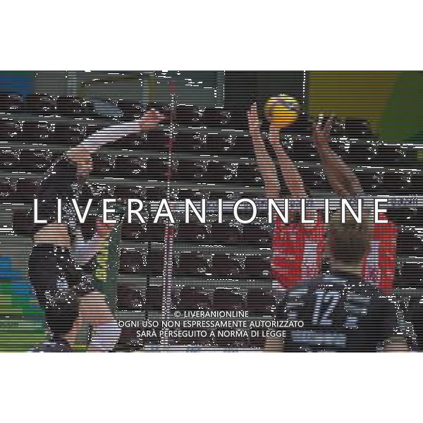 Tommasinio/LMedia - Playoff 5o posto - NBV Verona VS Consar Ravenna - Campionato di Volley Superlega Serie A 2020/2021 04 aprile 2021 - AGSM Forum, Verona, Italia Nella foto: Schiacciata di Matey Kaziyski - NBV Verona @Tommasinio/LMedia AG ALDO LIVERANI SAS