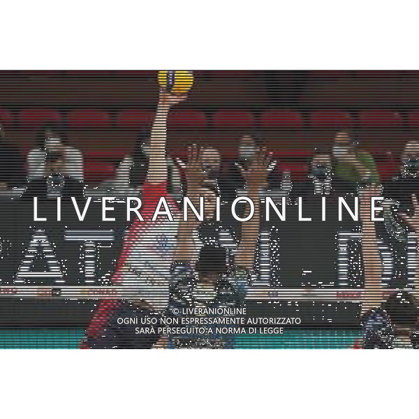 Cerquiglinio/LMedia - Playoff - Semifinali - Sir Safety Conad Perugia vs Vero Volley Monza - Campionato di Volley Superlega Serie A 2020/2021 04 aprile 2021 - Pala Barton, Perugia, Italia Nella foto: lugumidzija adis (n.1 vero volley monza) schiaccia @Cerquiglinio/LMedia AG ALDO LIVERANI SAS