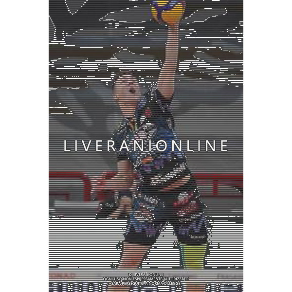 Cerquiglinio/LMedia - Playoff - Semifinali - Sir Safety Conad Perugia vs Vero Volley Monza - Campionato di Volley Superlega Serie A 2020/2021 04 aprile 2021 - Pala Barton, Perugia, Italia Nella foto: oleh plotnytskyi (n.17 bitter sticker sir safety conad perugia) al servizio @Cerquiglinio/LMedia AG ALDO LIVERANI SAS