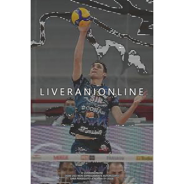 Cerquiglinio/LMedia - Playoff - Semifinali - Sir Safety Conad Perugia vs Vero Volley Monza - Campionato di Volley Superlega Serie A 2020/2021 04 aprile 2021 - Pala Barton, Perugia, Italia Nella foto: roberto russo (n.12 middle-blocker sir safety conad perugia) al servizio @Cerquiglinio/LMedia AG ALDO LIVERANI SAS