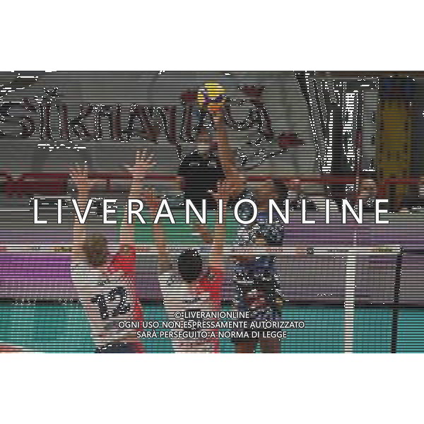 Cerquiglinio/LMedia - Playoff - Semifinali - Sir Safety Conad Perugia vs Vero Volley Monza - Campionato di Volley Superlega Serie A 2020/2021 04 aprile 2021 - Pala Barton, Perugia, Italia Nella foto: wilfredo leon venero (n.9 hitter spiker sir safety conad perugia) schiaccia @Cerquiglinio/LMedia AG ALDO LIVERANI SAS