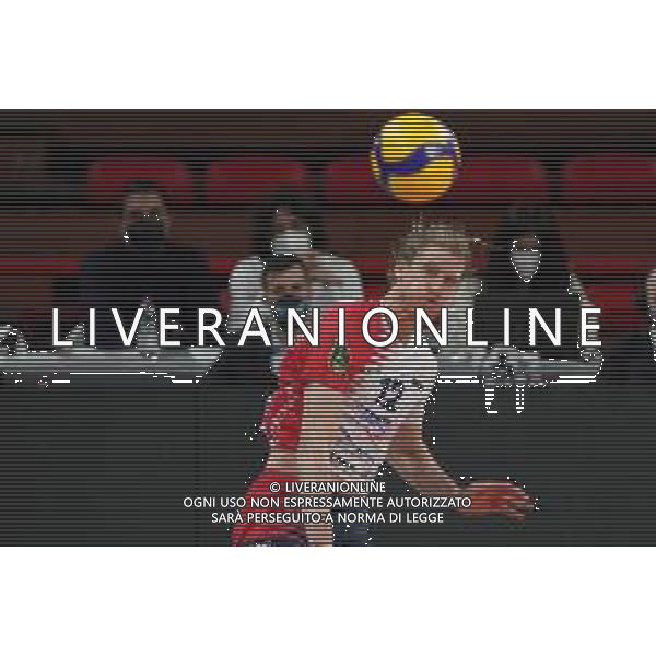 Cerquiglinio/LMedia - Playoff - Semifinali - Sir Safety Conad Perugia vs Vero Volley Monza - Campionato di Volley Superlega Serie A 2020/2021 04 aprile 2021 - Pala Barton, Perugia, Italia Nella foto: holt maxwell philip (n.12 vero volley monza) al servizio @Cerquiglinio/LMedia AG ALDO LIVERANI SAS