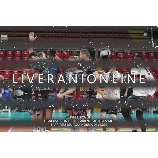Cerquiglinio/LMedia - Playoff - Semifinali - Sir Safety Conad Perugia vs Vero Volley Monza - Campionato di Volley Superlega Serie A 2020/2021 04 aprile 2021 - Pala Barton, Perugia, Italia Nella foto: sir safety conad esulta per la vittoria che consente l\' accesso alla finale scudetto @Cerquiglinio/LMedia AG ALDO LIVERANI SAS