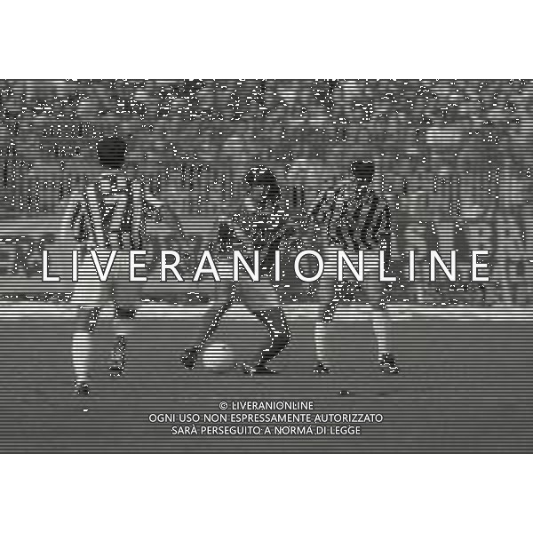 04-09-1994 BRESCIA-CAMPIONATO DI CALCIO SERIE A BRESCIA-JUVENTUS 1-1 NELLA FOTO MAURIZIO NERI E CIRO FERRARA AG ALDO LIVERANI SAS
