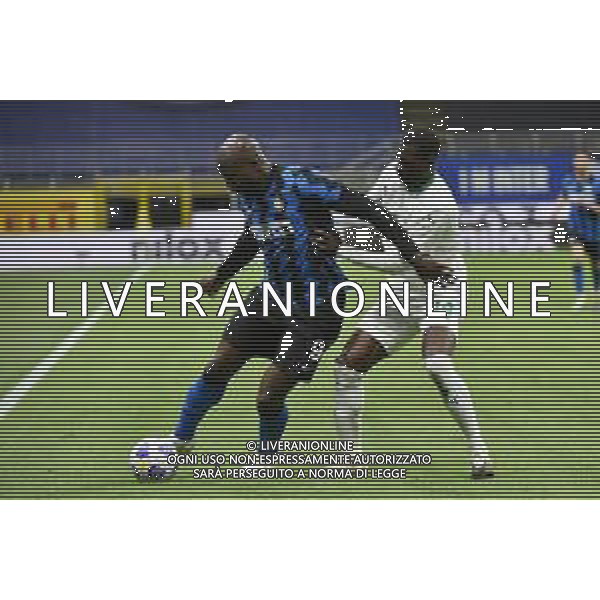 Romelu Lukaku (Inter) e Pedro Obiang (Sassuolo) Inter vs Sassuolo Campionato Serie A TIM - recupero 28a giornata Milano 07-04-2021 Stadio Giuseppe Meazza - San Siro foto Roberto Garavaglia/ag. Aldo Liverani sas / AGENZIA ALDO LIVERANI SAS