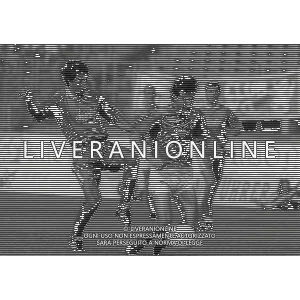 10-05-1992 BRESCIA CAMPIONATO DI CALCIO SERIE B BRESCIA -AVELLINO 2-0 NELLA FOTO DANIELE CARNASCIALI E VINCENZO ESPOSITO AG ALDO LIVERANI SAS