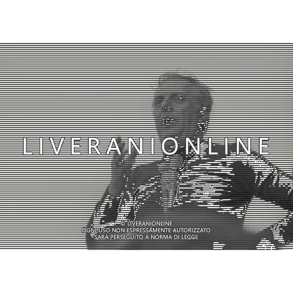 RETROSPETTIVA DARIO FO ATTORE NELLA FOTO DARIO FO ALLA PALAZZINA LIBERTY A MILANO NELL\'ANNO 1975 AG ALDO LIVERANI SAS