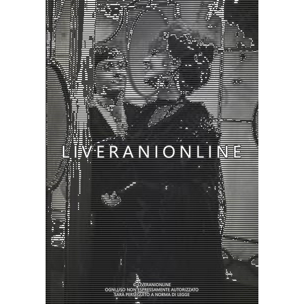 RETROSPETTIVA FRANCA RAME ATTRICE NELLA FOTO FRANCA RAME CON LUCA DEL FABBRO NELLA COMMEDIA TELEVISIVA “SIGNORA WARREN“ NELL\'ANNO 1980 AG ALDO LIVERANI SAS 