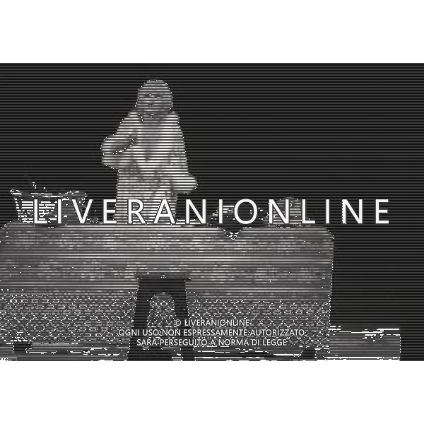 RETROSPETTIVA FRANCA RAME ATTRICE NELLA FOTO FRANCA RAME AL TEATRO ODEON A MILANO NELL\'ANNO 1981 AG ALDO LIVERANI SAS 