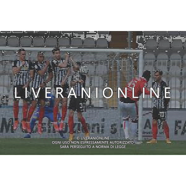 Ascoli vs Monza Campionato Serie B - 33 Giornata Stadio Cino e Lillo Del Duca - Ascoli Piceno 10-04-2021 nella foto Punizione di mario Balotelli ©Federico Gaetano / AGENZIA ALDO LIVERANI SAS