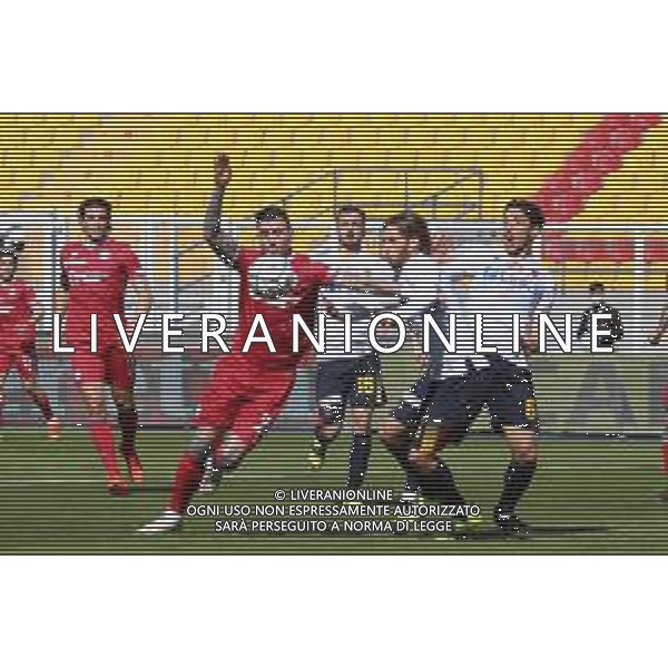 Lecce vs Spal Campionato calcio Serie BKT 10.04.2021 nella foto RAUL ASENCIO con Meccariello ©Fabio Serino / AGENZIA ALDO LIVERANI SAS