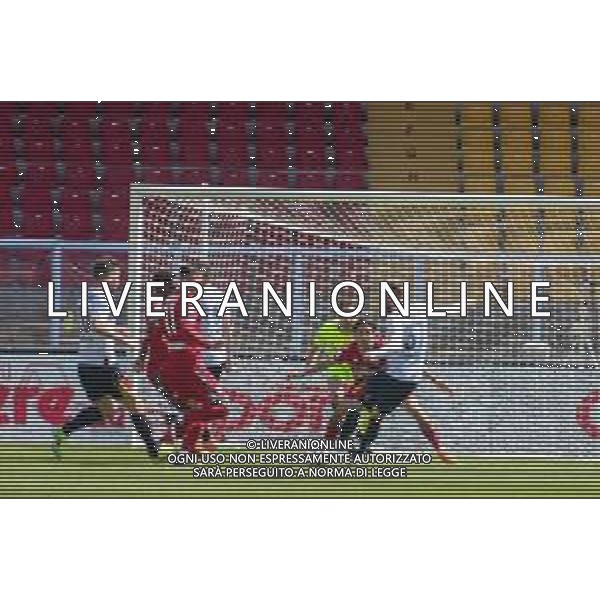 Lecce vs Spal Campionato calcio Serie BKT 10.04.2021 nella foto il goal del Lecce ©Fabio Serino / AGENZIA ALDO LIVERANI SAS