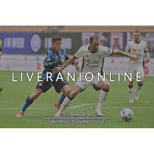 Alexis Sanchez (Inter) e Diego Godin (Cagliari) Inter vs Cagliari Campionato Serie A TIM - 30a giornata Milano 11-04-2021 Stadio Giuseppe Meazza - San Siro foto Roberto Garavaglia/ag. Aldo Liverani sas / AGENZIA ALDO LIVERANI SAS