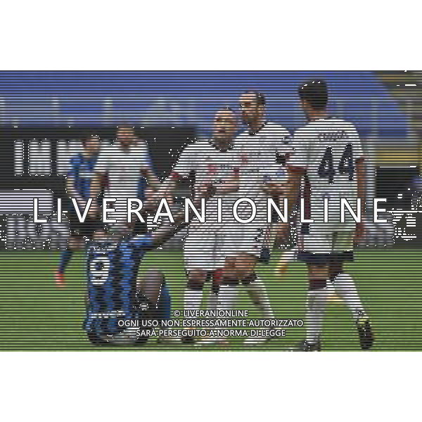 Radja Nainggolan (Cagliari) Diego Godin (Cagliari) e Romelu Lukaku (Inter) Inter vs Cagliari Campionato Serie A TIM - 30a giornata Milano 11-04-2021 Stadio Giuseppe Meazza - San Siro foto Roberto Garavaglia/ag. Aldo Liverani sas / AGENZIA ALDO LIVERANI SAS