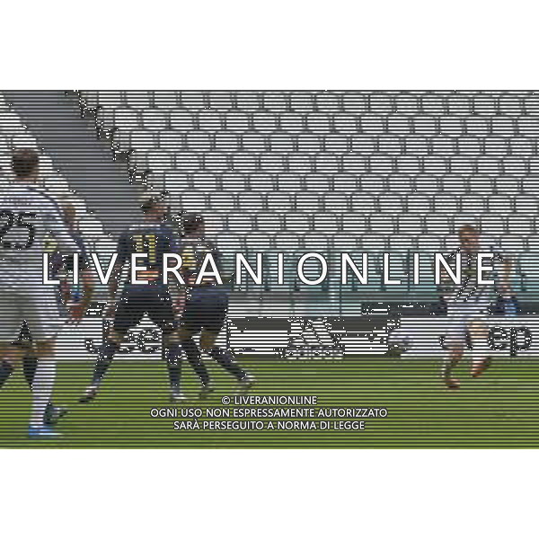 ©Alessandro Falzone/Agenzia Aldo Liverani Torino 11.04.2021 Stadio Allianz Stadium Juventus vs Genoa Serie A Tim 2020-2021 Nella foto : GOL DI DEJAN KULUSEVSKI ©FALZONE / AGENZIA ALDO LIVERANI SAS