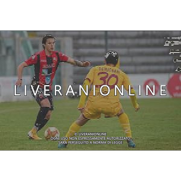 Fagiolinia/LMedia - Lucchese vs Livorno - Campionato di Calcio Serie C - Lega Pro 2020/2021 11 aprile 2021 - Stadio Porta Elisa, Lucca, Italia Nella foto: Matteo Panati (Lucchese) contrastato da Andrea Gemignani (Livorno) @Fagiolinia/LMedia/ AGENZIA ALDO LIVERANI SAS
