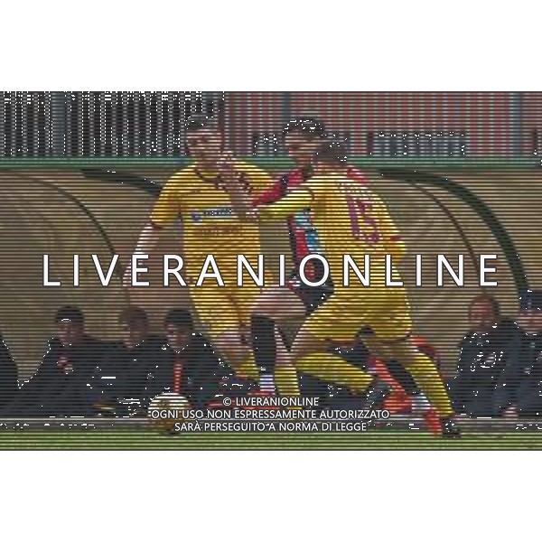 Fagiolinia/LMedia - Lucchese vs Livorno - Campionato di Calcio Serie C - Lega Pro 2020/2021 11 aprile 2021 - Stadio Porta Elisa, Lucca, Italia Nella foto: Flavio Bianchi Jr. (Lucchese) circondato da Andrea Mazzarano (Livorno) e Tino Parisi (Livorno) @Fagiolinia/LMedia/ AGENZIA ALDO LIVERANI SAS