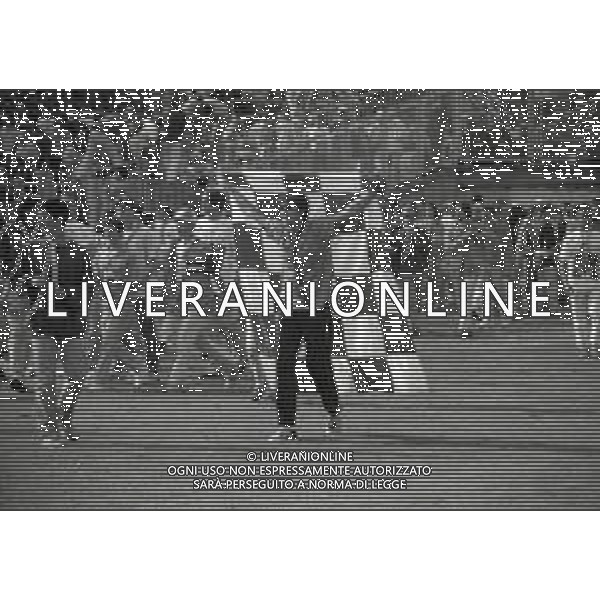 24-05-1992 BRESCIA -CAMPIONATO DI CALCIO SERIE B BRESCIA-ANCONA 2-0 NELLA FOTO TIFOSI BRESCIA FESTEGGIANO LA PROMOZIONE IN SERIE A AG ALDO LIVERANI SAS