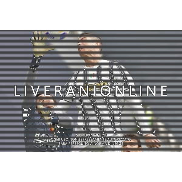 ©Alessandro Falzone/Agenzia Aldo Liverani Torino 11.04.2021 Stadio Allianz Stadium Juventus vs Genoa Serie A Tim 2020-2021 Nella foto : MATTIA PERIN-CRISTIANO RONALDO ©FALZONE / AGENZIA ALDO LIVERANI SAS